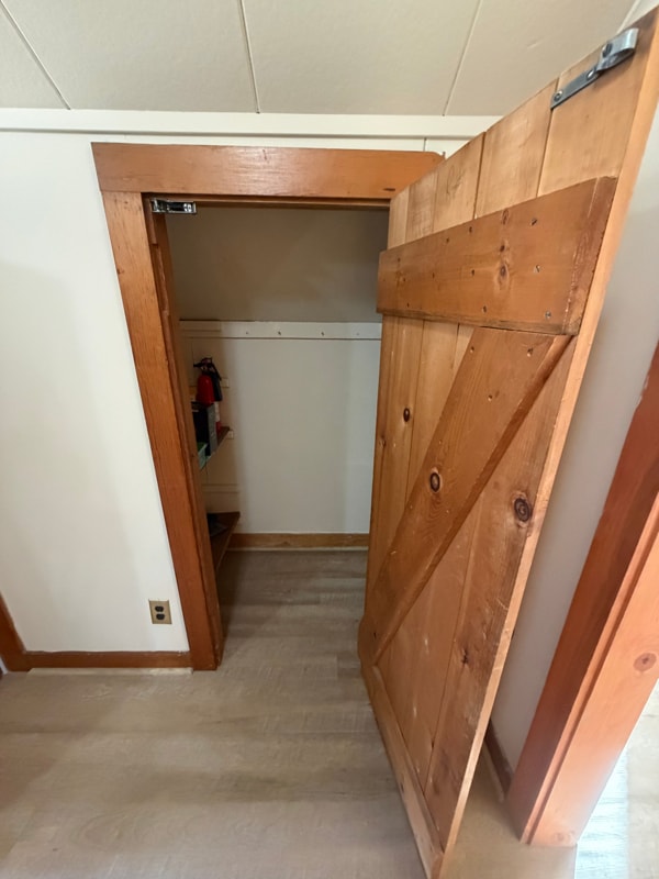 Building Photo - 190 Hoskins Rd