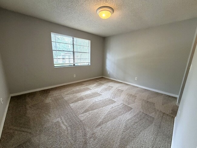 Building Photo - 460 Bentwood Ln