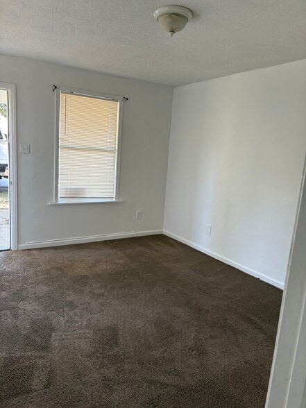 Building Photo - 1540 Standridge St