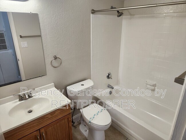 Building Photo - 4367 Thornbriar Ln