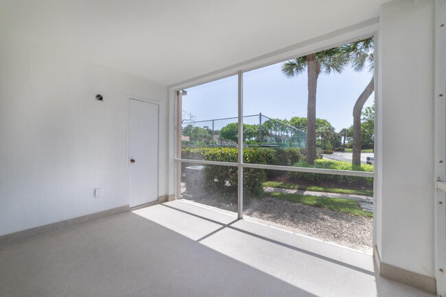 Building Photo - 815 Boynton Beach Blvd