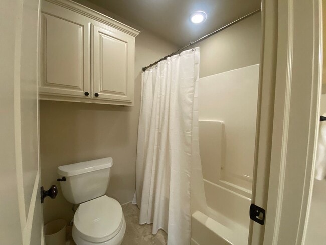 Building Photo - Broken Arrow Schools-Gated Community!