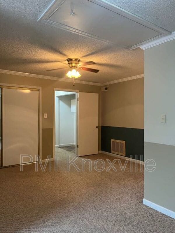 Building Photo - 4427 Townhouse Way