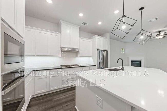 Building Photo - 9324 Trammel Davis Rd