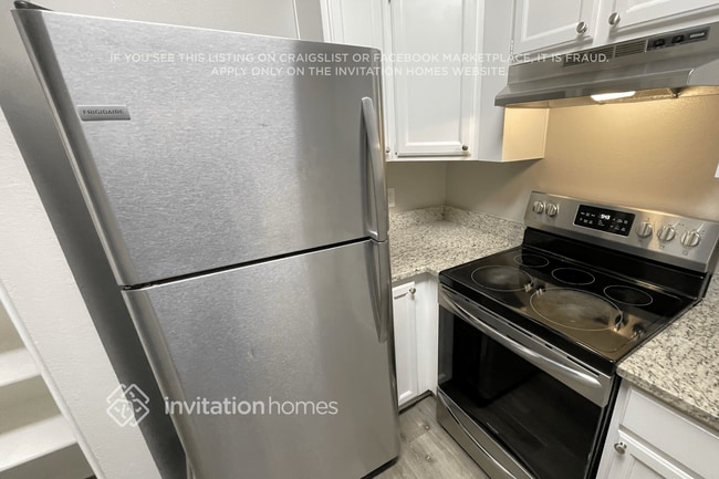 Building Photo - 7060 W Turquoise Ave