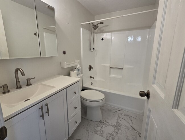 Building Photo - 144 Quincy Shore Dr