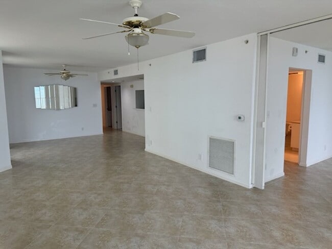 Building Photo - 990 Cape Marco Dr