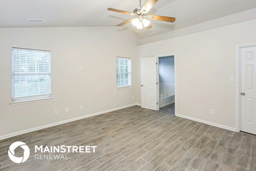 Building Photo - 3330 Crescent Knoll Dr