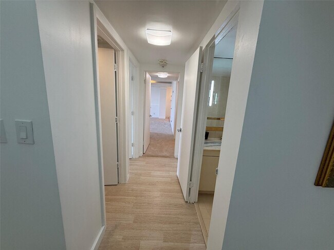 Building Photo - 19707 Turnberry Way