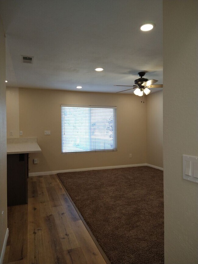 Building Photo - ALL UTILITIES INCLUDED! 3 Bed / 1 Bath Rem...