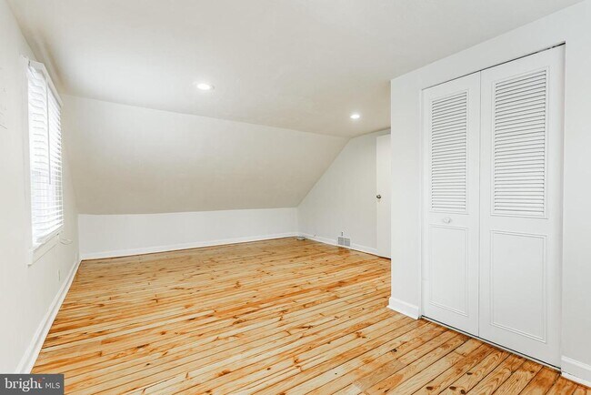 Building Photo - 431 Central Ave