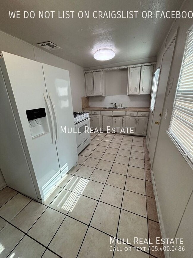 Building Photo - 1037 Tabor Dr