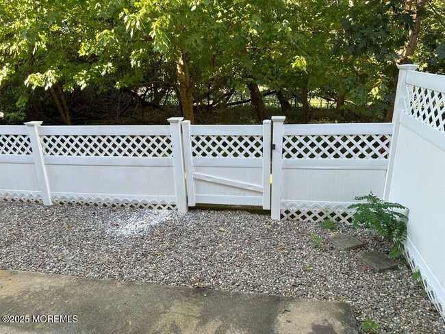 Building Photo - 35 Ironwood Ct