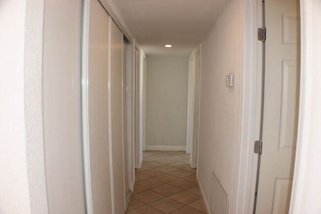 Building Photo - Spacious 3-Bed + 1 Bonus Room, 1.5-Bath Cu...