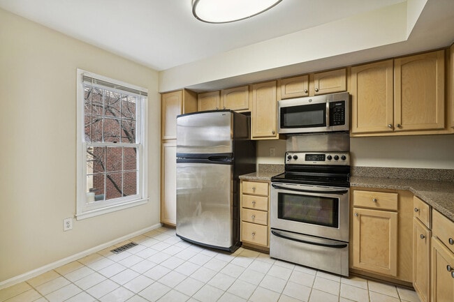 Building Photo - 5407 Grove Ridge Way