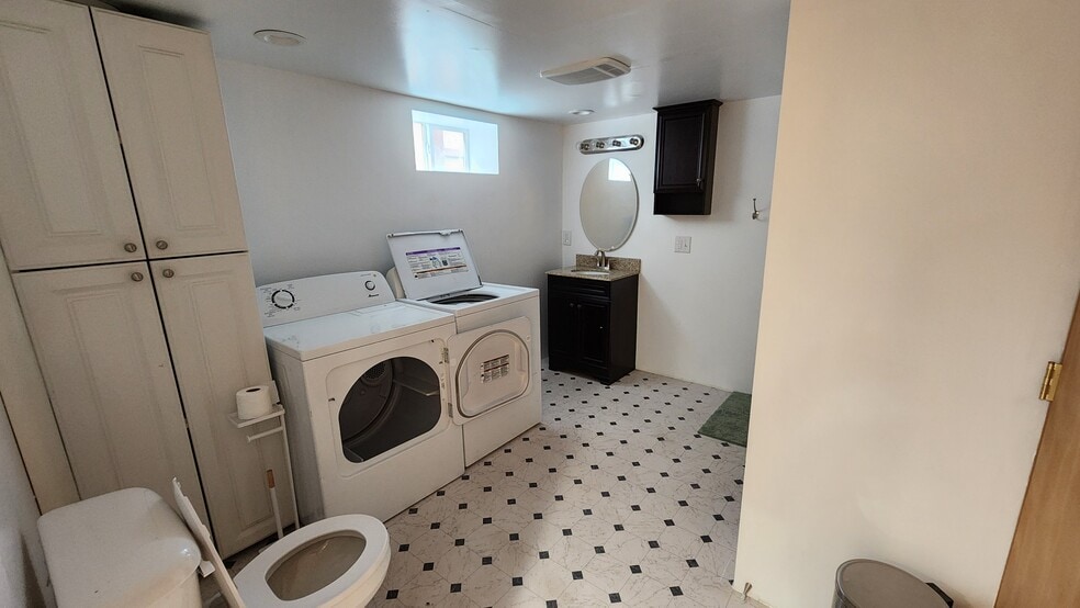 Building Photo - 1331 Rainier Ave