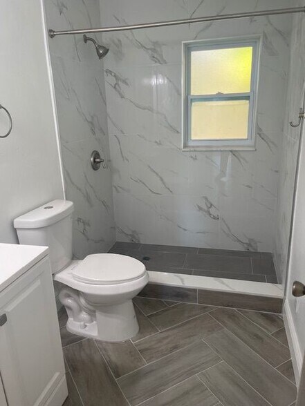 Building Photo - 1760 Tee Dee Ln