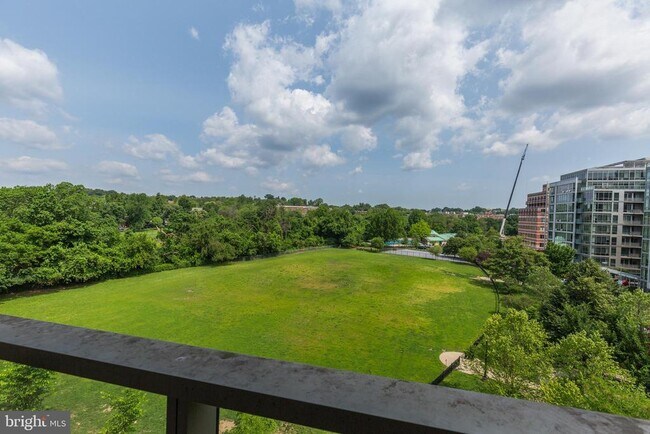 Building Photo - 2501 M St NW