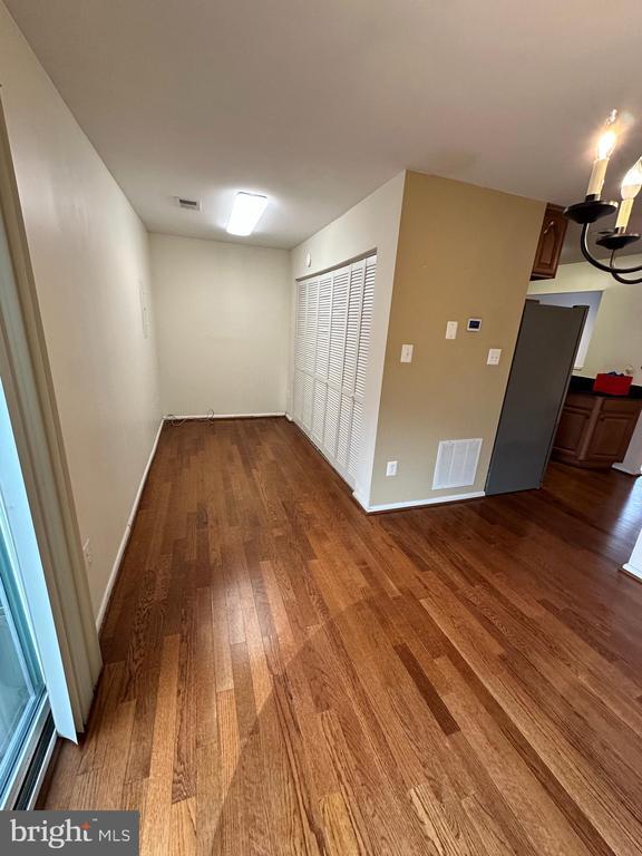 Building Photo - 7943 Timarand Ct