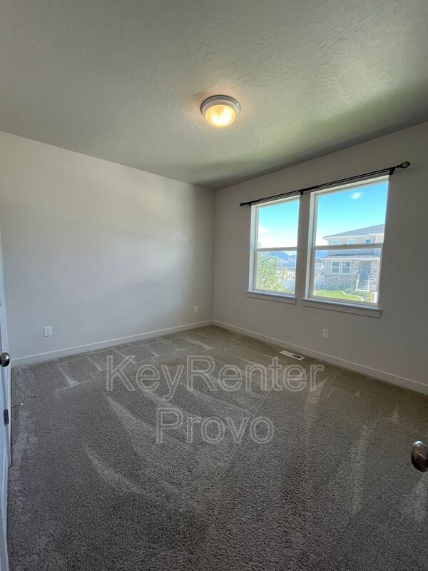 Building Photo - 146 Thistle Dr