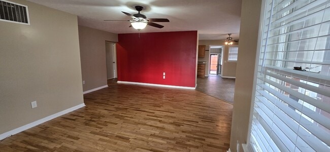 Building Photo - 801 N Ohio St