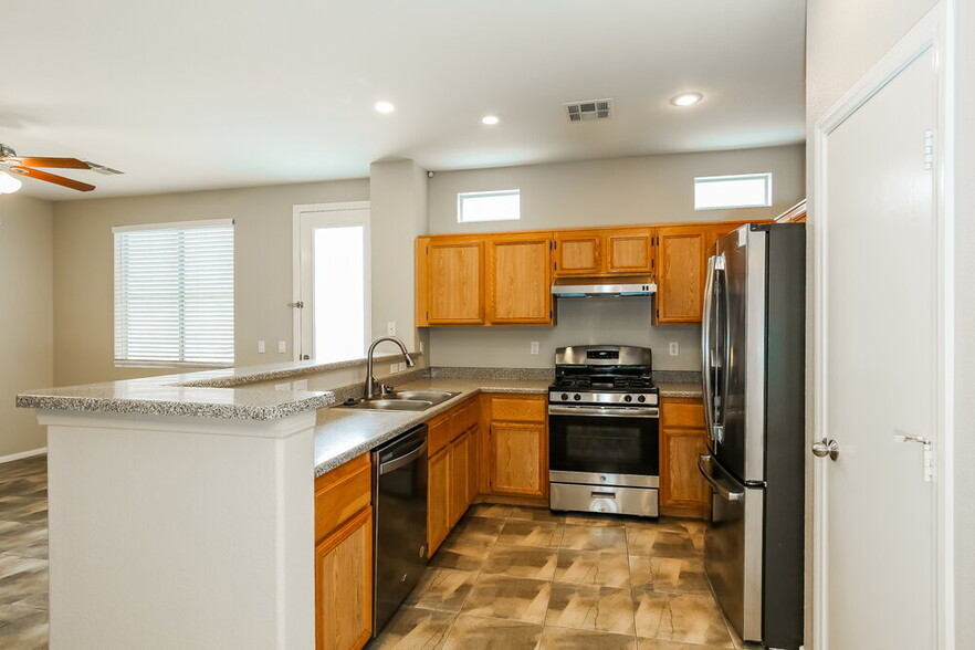 Building Photo - 5232 Sundance Canyon Ct