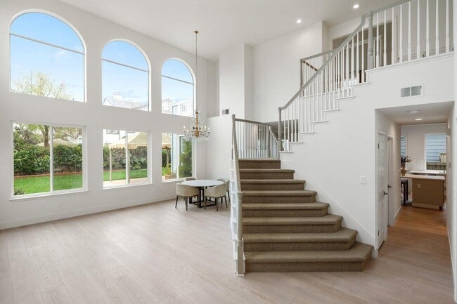 Building Photo - 142 Monaco Dr