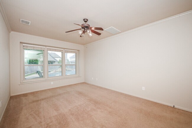 Building Photo - 19 Sandwell Place