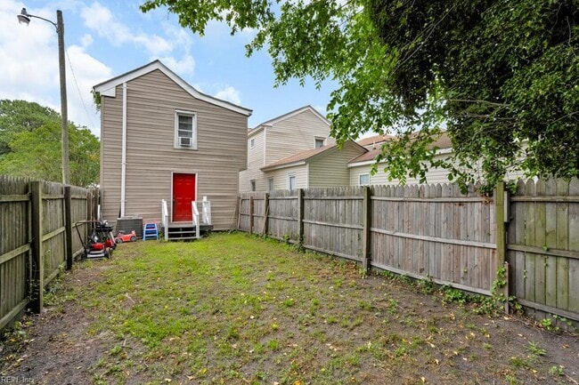 Building Photo - 1413 Highland Ave