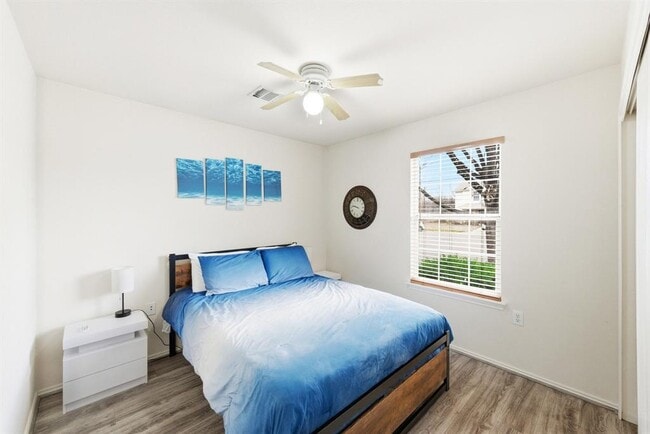 Building Photo - 1905 Espino Cove