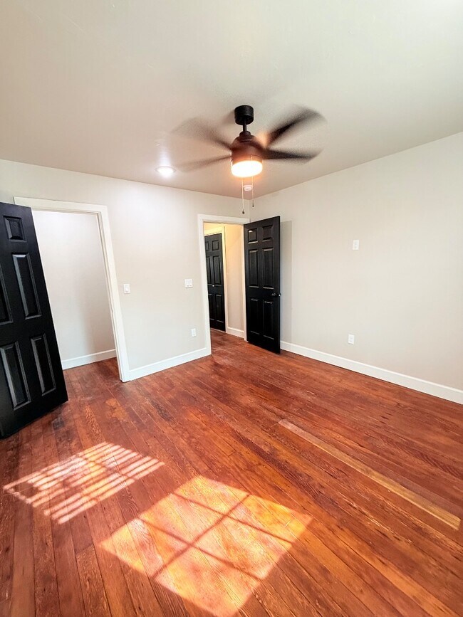 Building Photo - 5909 NW 40th St