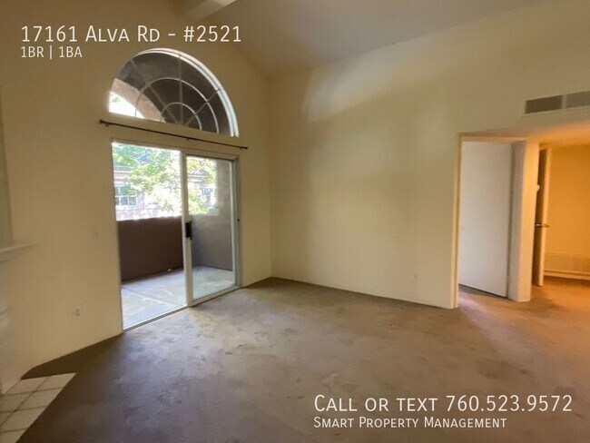Building Photo - Gorgeous 1 bedroom upper level condo with ...