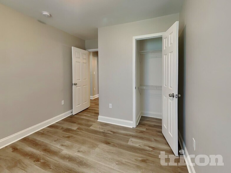 Building Photo - 2010 Beauty St