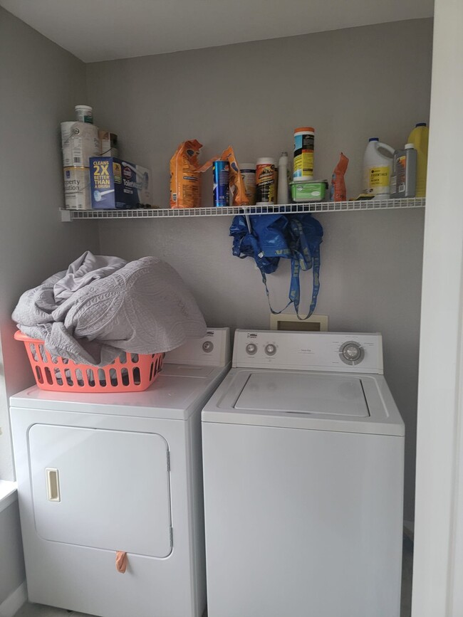 Laundry room - 10961 Burnt Mill Rd