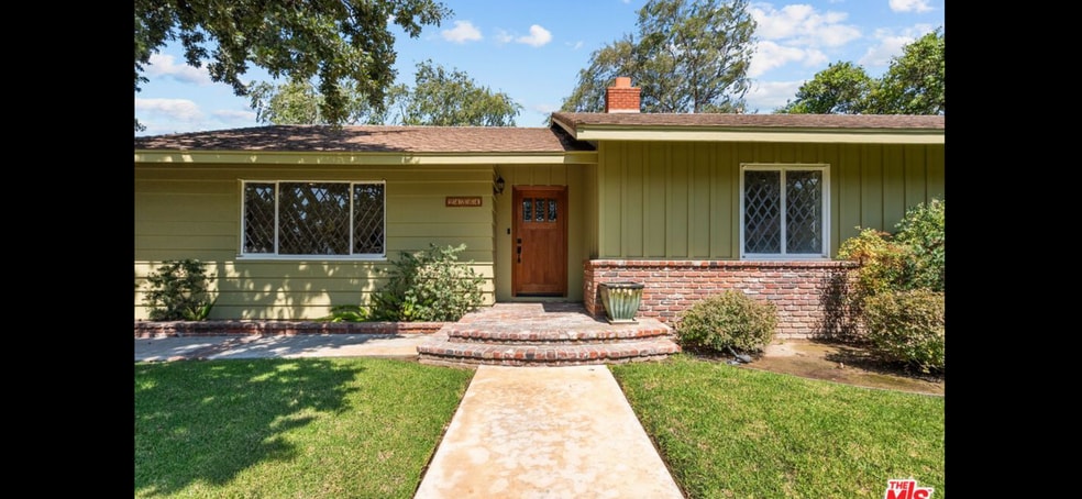 Building Photo - 24364 Arcadia St