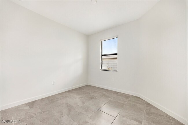 Building Photo - 19613 Hinkley Dr