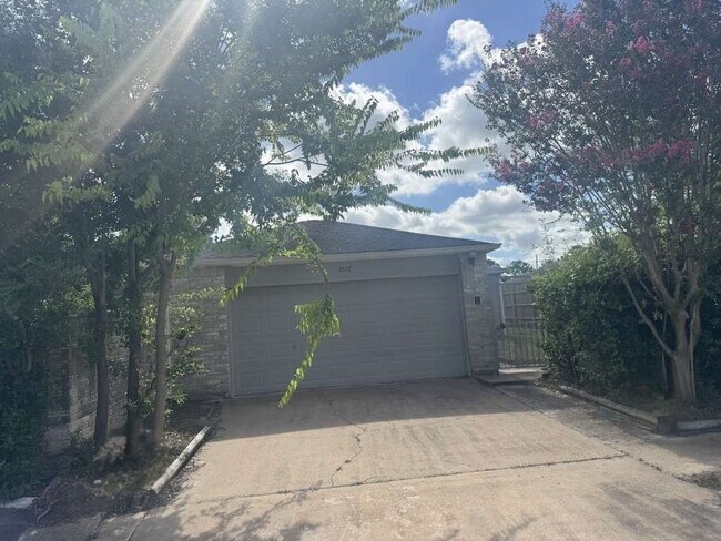 Primary Photo - 11807 S Youngwood Ln