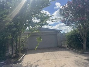 Building Photo - 11807 S Youngwood Ln