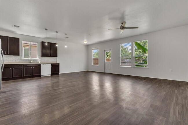 Building Photo - 9300 China Rose Dr