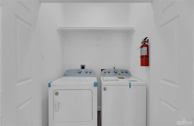 Building Photo - 12 Marcela Dr