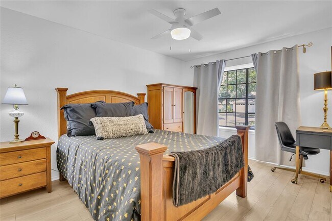 Building Photo - 9831 Briar Ridge Dr