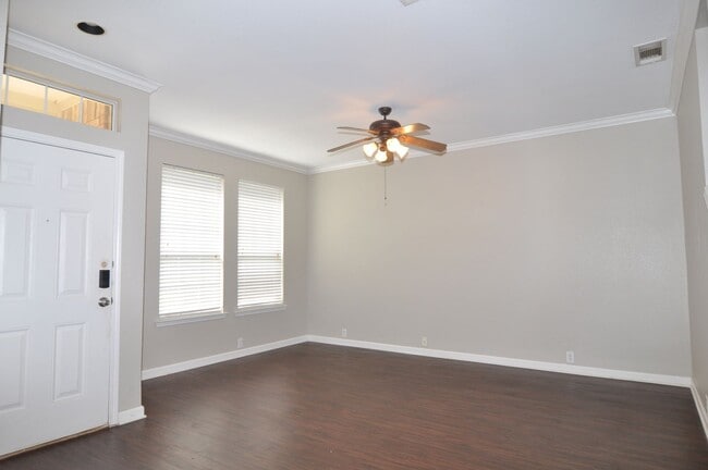 Building Photo - 2214 Glacier Park Ln