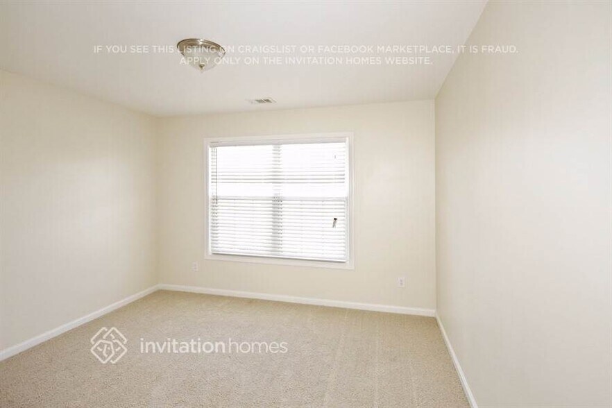 Building Photo - 7120 Thoreau Cir