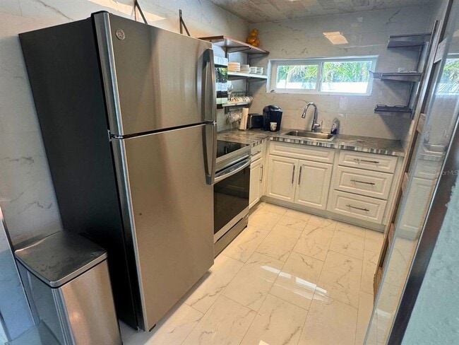 Building Photo - 3111 W Maritana Dr