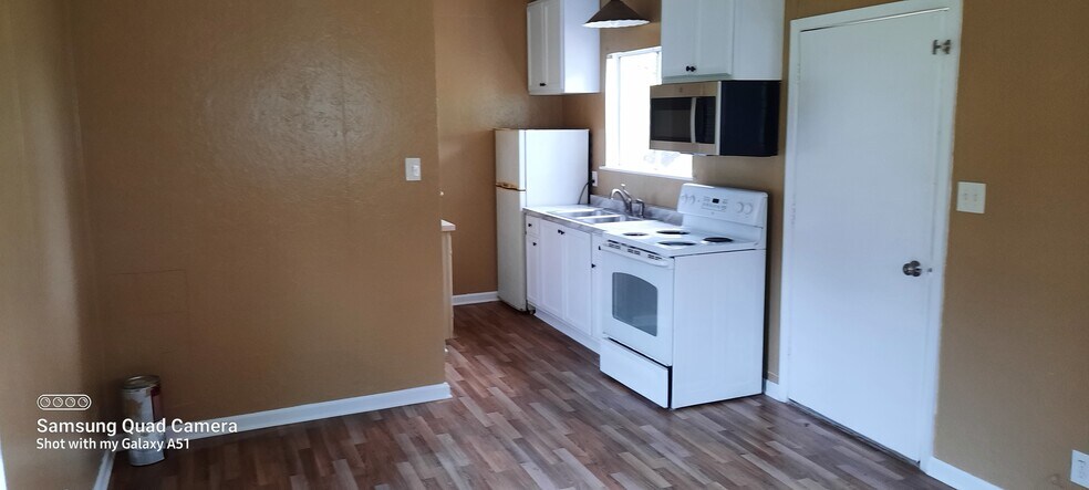 Building Photo - 274 Kristine Ln