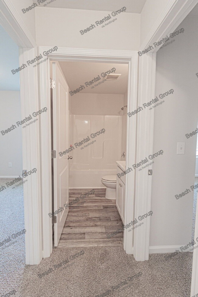 Building Photo - 166 Foxford Dr