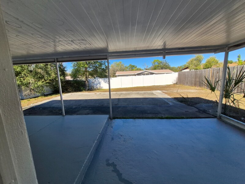 Building Photo - 2131 W Greenway Pl