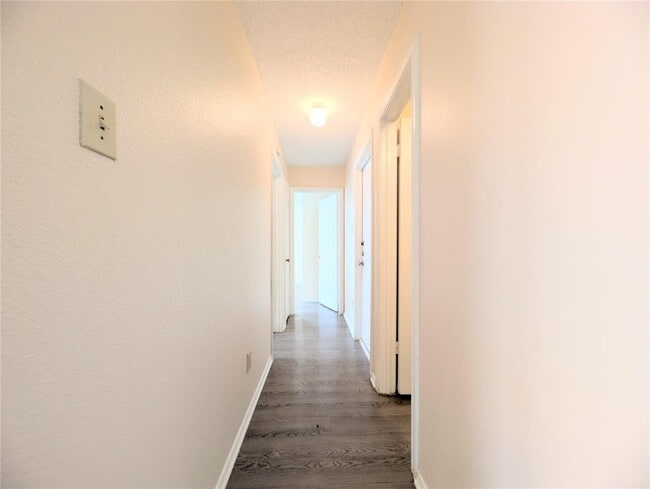 Building Photo - 2018 Redwing Way