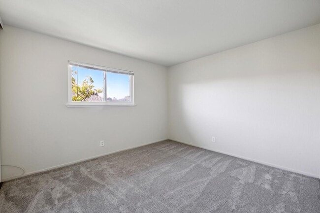 Building Photo - 2016 Fairmont Dr