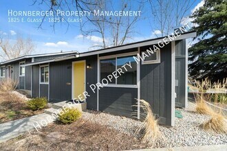 Building Photo - Newly Remodeled 2 Bed 1 Bath Unit!